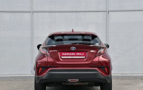 Toyota C-HR I рестайлинг, 2017 год, 1 559 000 рублей, 7 фотография