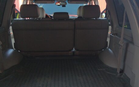 Toyota Land Cruiser 100 рестайлинг 2, 2007 год, 2 500 000 рублей, 12 фотография