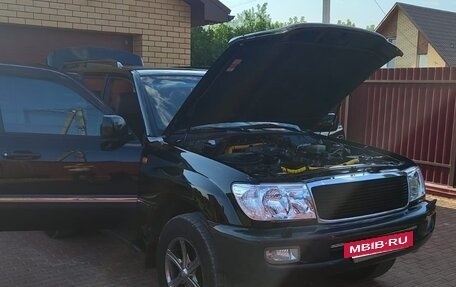 Toyota Land Cruiser 100 рестайлинг 2, 2007 год, 2 500 000 рублей, 5 фотография