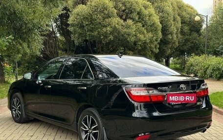 Toyota Camry, 2018 год, 1 990 000 рублей, 4 фотография
