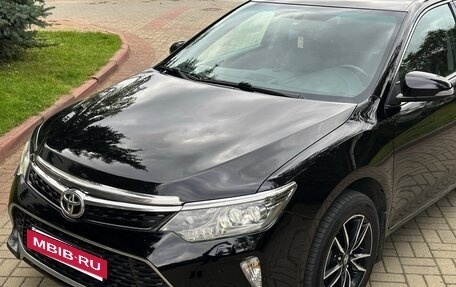 Toyota Camry, 2018 год, 1 990 000 рублей, 2 фотография