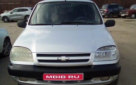 Chevrolet Niva I рестайлинг, 2004 год, 460 000 рублей, 1 фотография