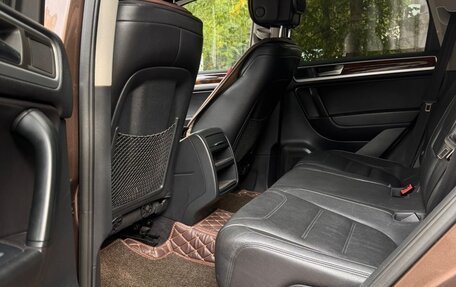 Volkswagen Touareg III, 2011 год, 2 100 000 рублей, 8 фотография
