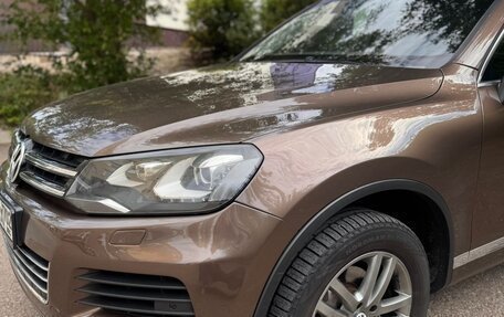 Volkswagen Touareg III, 2011 год, 2 100 000 рублей, 2 фотография