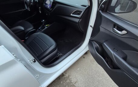 Hyundai Solaris II рестайлинг, 2017 год, 1 250 000 рублей, 2 фотография