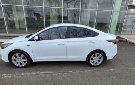 Hyundai Solaris II рестайлинг, 2017 год, 1 250 000 рублей, 5 фотография