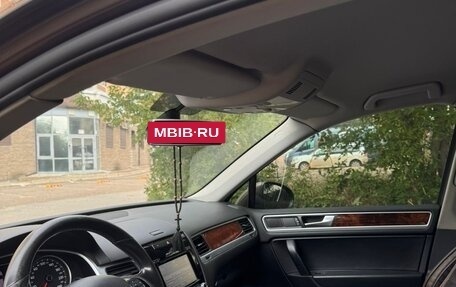 Volkswagen Touareg III, 2011 год, 2 100 000 рублей, 10 фотография