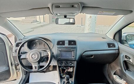 Volkswagen Polo VI (EU Market), 2012 год, 950 000 рублей, 10 фотография
