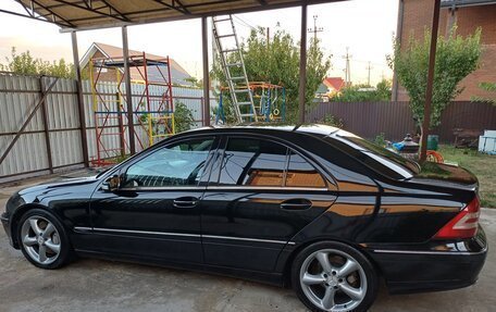 Mercedes-Benz C-Класс, 2005 год, 980 000 рублей, 3 фотография
