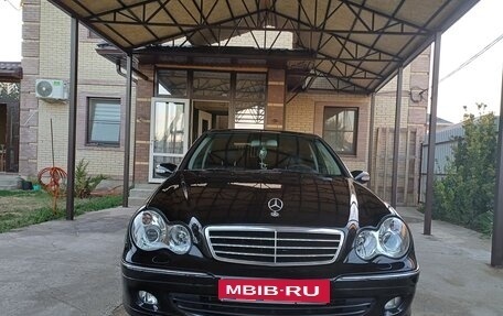 Mercedes-Benz C-Класс, 2005 год, 980 000 рублей, 4 фотография