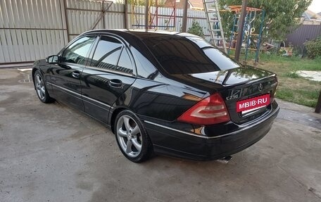 Mercedes-Benz C-Класс, 2005 год, 980 000 рублей, 7 фотография