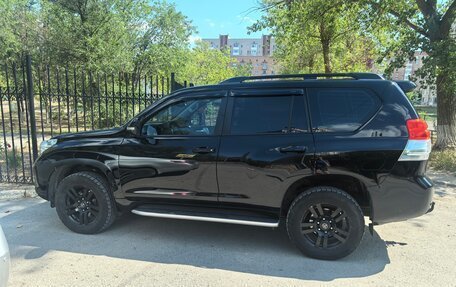 Toyota Land Cruiser Prado 150 рестайлинг 2, 2010 год, 3 000 000 рублей, 2 фотография