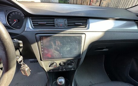 Skoda Rapid I, 2015 год, 860 000 рублей, 9 фотография