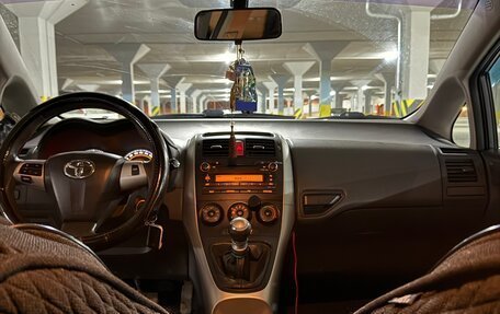 Toyota Auris II, 2010 год, 599 999 рублей, 10 фотография