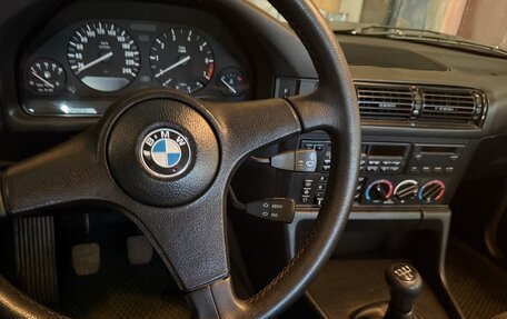 BMW 5 серия, 1992 год, 1 220 000 рублей, 18 фотография