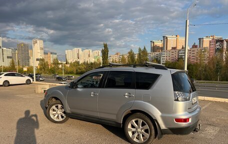 Mitsubishi Outlander III рестайлинг 3, 2010 год, 1 250 000 рублей, 10 фотография