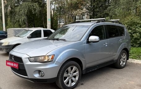 Mitsubishi Outlander III рестайлинг 3, 2010 год, 1 250 000 рублей, 11 фотография