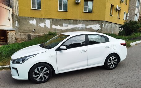 KIA Rio IV, 2020 год, 1 180 000 рублей, 2 фотография