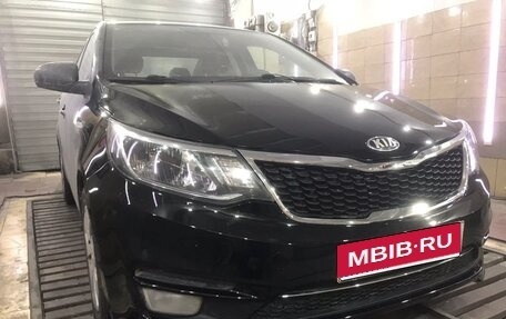 KIA Rio III рестайлинг, 2017 год, 900 000 рублей, 1 фотография