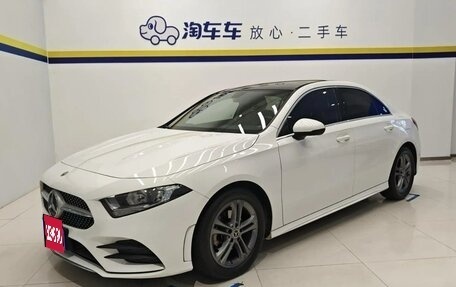 Mercedes-Benz A-Класс, 2022 год, 2 200 000 рублей, 1 фотография