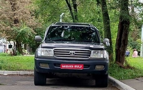 Toyota Land Cruiser 100 рестайлинг 2, 2002 год, 1 700 000 рублей, 1 фотография