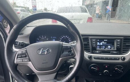 Hyundai Solaris II рестайлинг, 2017 год, 970 000 рублей, 5 фотография