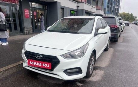 Hyundai Solaris II рестайлинг, 2017 год, 970 000 рублей, 2 фотография