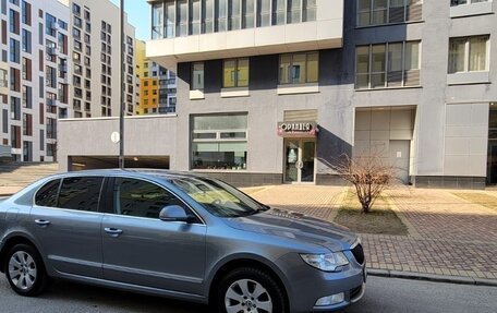 Skoda Superb III рестайлинг, 2009 год, 1 020 000 рублей, 7 фотография