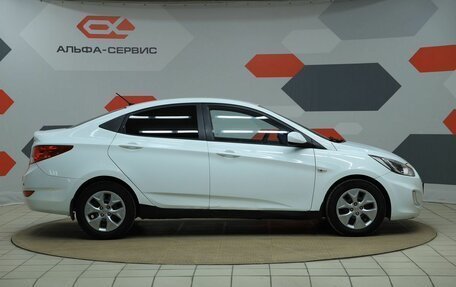 Hyundai Solaris II рестайлинг, 2011 год, 590 000 рублей, 4 фотография