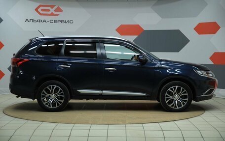 Mitsubishi Outlander III рестайлинг 3, 2016 год, 2 090 000 рублей, 4 фотография