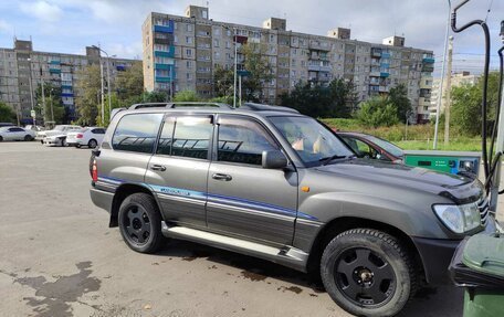 Toyota Land Cruiser 100 рестайлинг 2, 2002 год, 1 700 000 рублей, 3 фотография