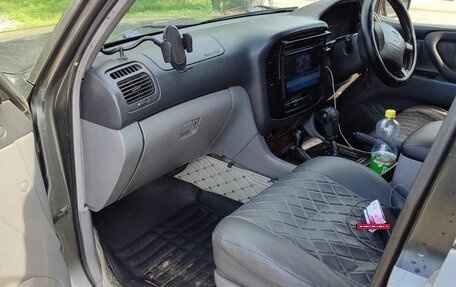 Toyota Land Cruiser 100 рестайлинг 2, 2002 год, 1 700 000 рублей, 7 фотография