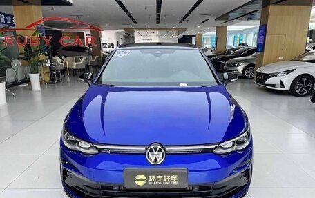 Volkswagen Golf VIII, 2021 год, 2 080 000 рублей, 3 фотография