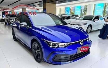 Volkswagen Golf VIII, 2021 год, 2 080 000 рублей, 1 фотография