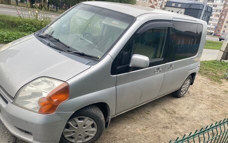 Honda Mobilio Spike I рестайлинг, 2003 год, 393 000 рублей, 1 фотография