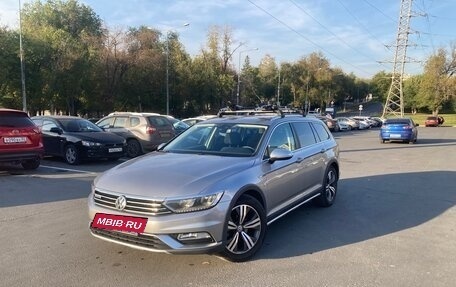 Volkswagen Passat B8 рестайлинг, 2018 год, 3 750 000 рублей, 2 фотография