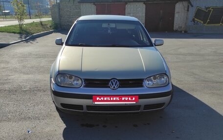 Volkswagen Golf IV, 2001 год, 240 000 рублей, 3 фотография