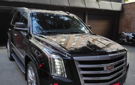 Cadillac Escalade IV, 2019 год, 4 100 000 рублей, 2 фотография
