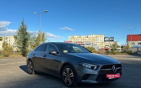 Mercedes-Benz A-Класс, 2021 год, 3 000 000 рублей, 4 фотография