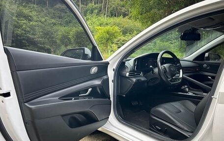 Hyundai Elantra, 2022 год, 1 470 000 рублей, 19 фотография