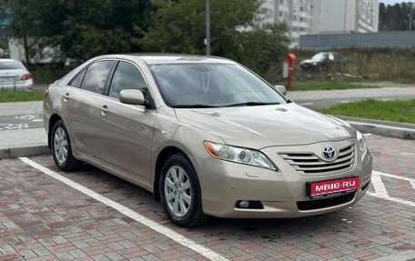 Toyota Camry, 2007 год, 1 250 000 рублей, 1 фотография