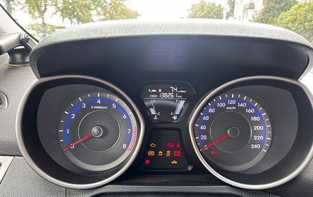 Hyundai Elantra V, 2012 год, 900 000 рублей, 11 фотография