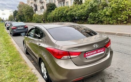 Hyundai Elantra V, 2012 год, 900 000 рублей, 5 фотография