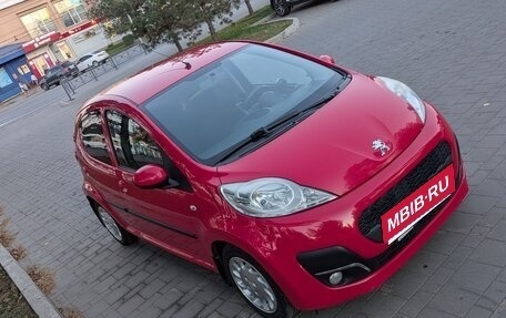 Peugeot 107 I рестайлинг, 2012 год, 600 000 рублей, 3 фотография