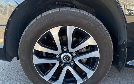 Toyota Land Cruiser 200, 2017 год, 6 897 000 рублей, 10 фотография