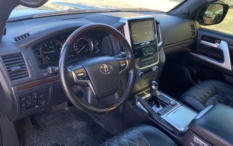 Toyota Land Cruiser 200, 2017 год, 6 897 000 рублей, 14 фотография