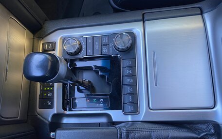 Toyota Land Cruiser 200, 2017 год, 6 897 000 рублей, 19 фотография