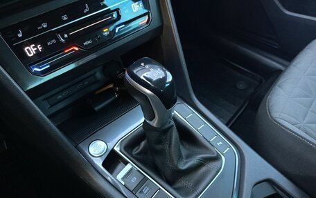 Volkswagen Tiguan II, 2021 год, 2 707 000 рублей, 12 фотография