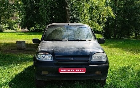 Chevrolet Niva I рестайлинг, 2004 год, 235 000 рублей, 1 фотография