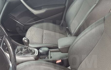 Opel Astra J, 2011 год, 800 000 рублей, 9 фотография